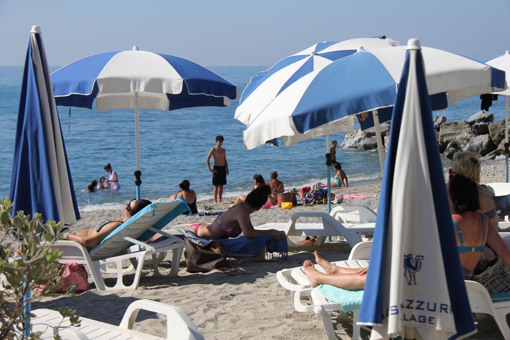Oasi Azzurra Aparthotel Месина Екстериор снимка